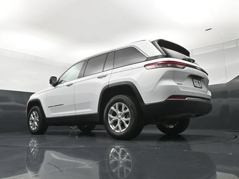 Used 2024 Jeep Grand Cherokee Limited AWD/4WD image 22