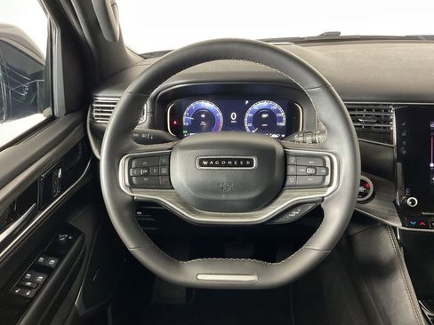 Used 2024 Jeep Wagoneer Series III w/ Flexible Seating Group AWD/4WD image 12
