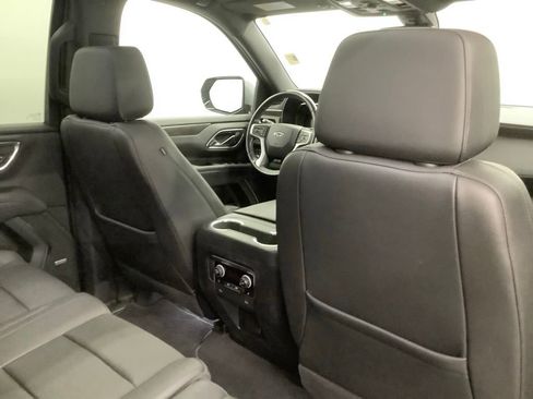 Used 2022 Chevrolet Tahoe Z71 w/ Z71 Off-Road Package AWD/4WD image 37