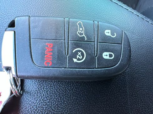 Used 2021 Jeep Grand Cherokee Laredo X image 29