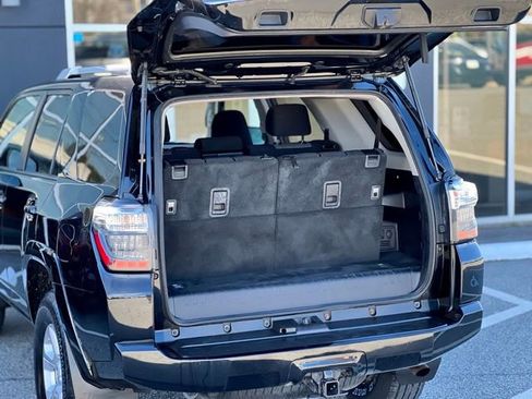 Used 2018 Toyota 4Runner SR5 image 45