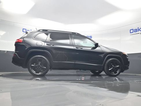 Used 2015 Jeep Cherokee Latitude w/ Comfort/Convenience Group FWD image 43