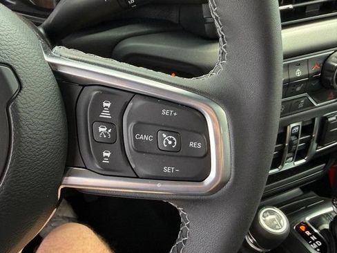 New 2025 Jeep Wrangler Unlimited Sahara AWD/4WD image 38