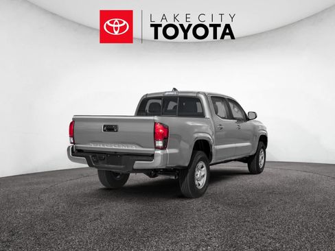 Used 2022 Toyota Tacoma SR image 2