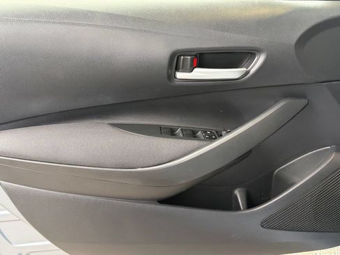 Used 2021 Toyota Corolla LE FWD image 21
