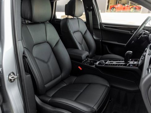 Certified 2026 Porsche Macan AWD/4WD image 37