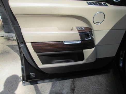 Used 2016 Land Rover Range Rover Supercharged image 8