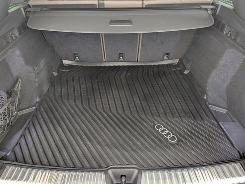 Used 2025 Audi Q5 Premium w/ Convenience Package image 20