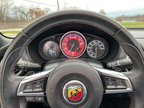 Used 2018 FIAT 124 Spider Abarth w/ Convenience Group image 75