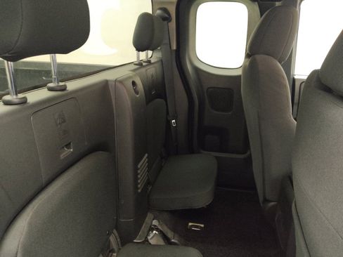 Used 2022 Nissan Frontier S image 19