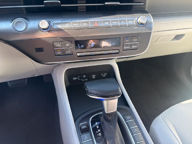 Certified 2024 Hyundai Kona SEL AWD/4WD image 17