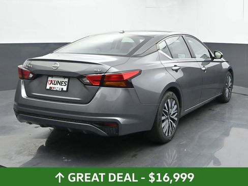 Used 2023 Nissan Altima 2.5 SV image 11