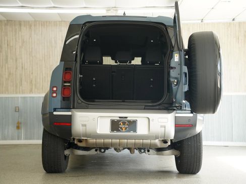 Used 2024 Land Rover Defender 110 S image 36