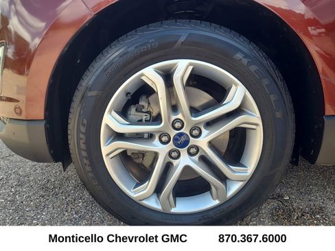 Used 2015 Ford Edge Titanium w/ Equipment Group 302A AWD/4WD image 10