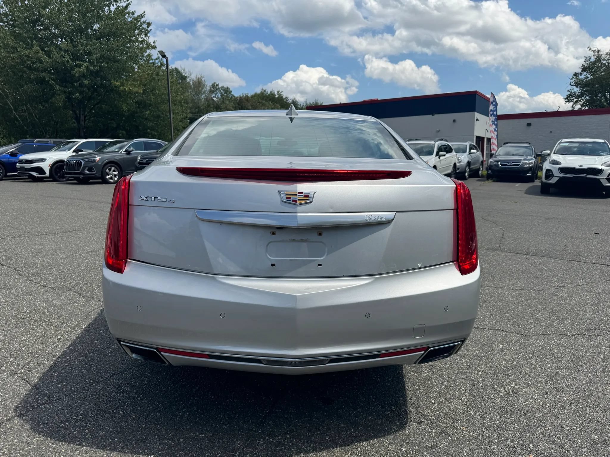 Used 2016 Cadillac XTS Luxury AWD/4WD image 4