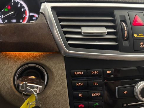 Used 2010 Mercedes-Benz E 350 Sedan image 35