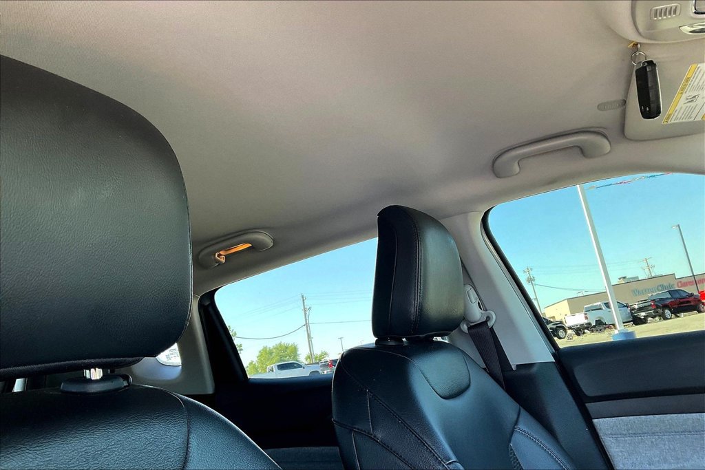 Used 2022 Jeep Compass Latitude FWD image 17
