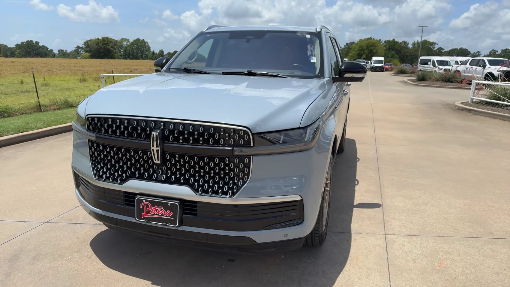 Used 2025 Lincoln Navigator Reserve AWD/4WD image 4