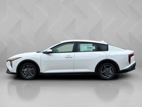 New 2026 Kia K4 LXS image 8