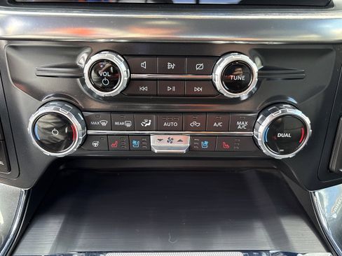 Used 2022 Ford F150 Lariat w/ Equipment Group 502A High image 23