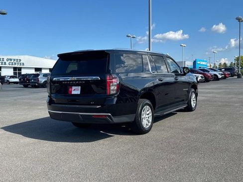 Used 2023 Chevrolet Suburban LT image 4