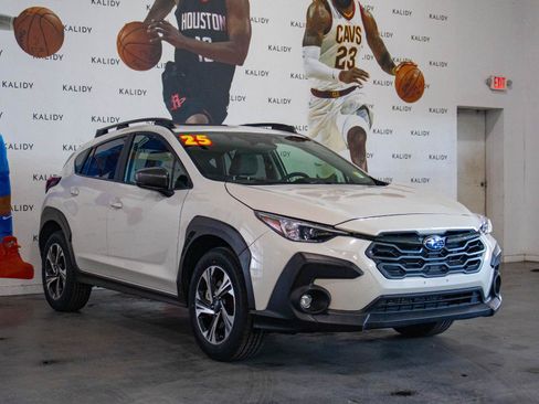 Used 2025 Subaru Crosstrek 2.5i Premium AWD/4WD image 19