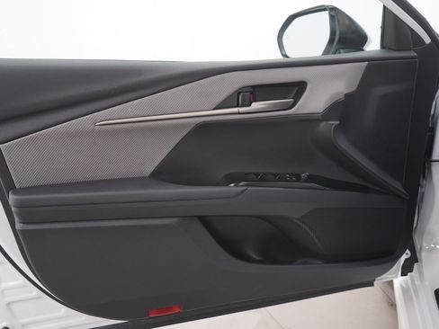 Used 2025 Toyota Camry SE image 19