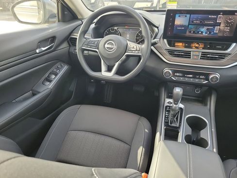 Used 2025 Nissan Altima 2.5 SV w/ SV Special Edition Package image 10