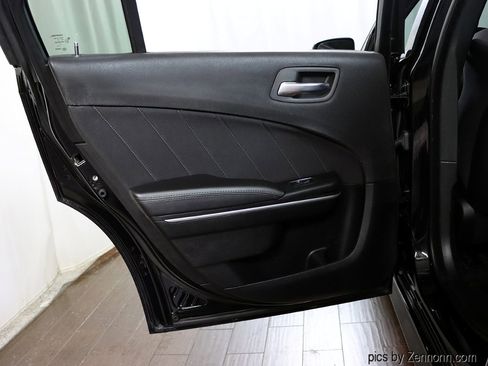 Used 2019 Dodge Charger GT image 27
