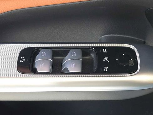 Used 2024 Mercedes-Benz GLC 300 4MATIC image 24