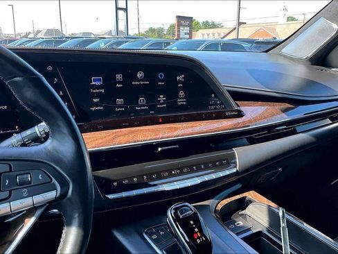 Used 2021 Cadillac Escalade ESV Premium Luxury Platinum AWD/4WD image 15