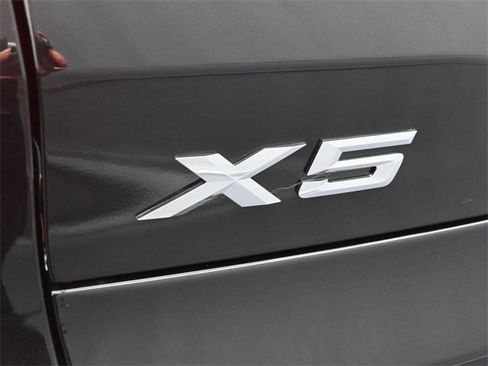New 2024 BMW X5 xDrive40i w/ Premium Package image 2