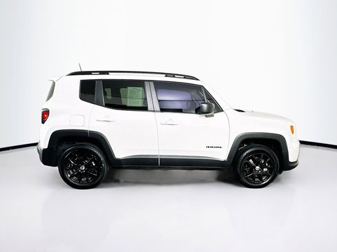Used 2022 Jeep Renegade Latitude AWD/4WD image 10