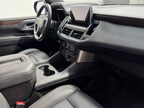 Used 2024 Chevrolet Suburban Premier w/ Premium Package 2 image 15