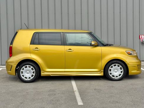 Used 2008 Scion xB FWD image 4