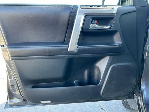 Used 2016 Toyota 4Runner SR5 AWD/4WD image 11