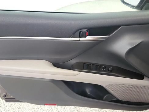 Used 2023 Toyota Camry SE FWD image 32
