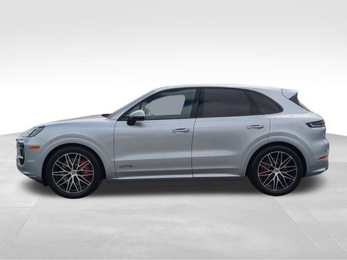 Used 2025 Porsche Cayenne GTS AWD/4WD image 6