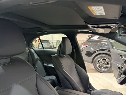 Used 2025 Mercedes-Benz C 300 4MATIC Sedan image 27