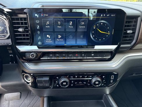 Used 2022 Chevrolet Silverado 1500 High Country w/ High Country Premium Package image 24