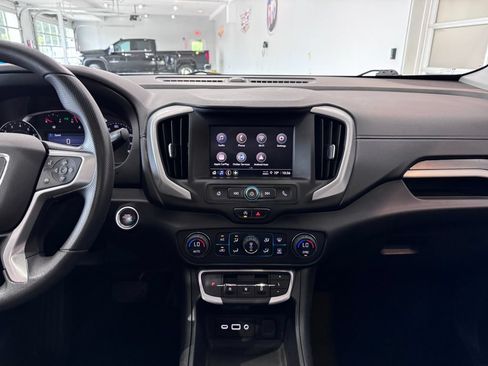 Certified 2022 GMC Terrain SLE w/ Driver Convenience Package AWD/4WD image 17