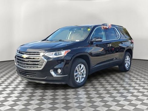 Used 2020 Chevrolet Traverse LT image 3