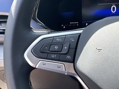 Certified 2023 Volkswagen Taos SE FWD image 17