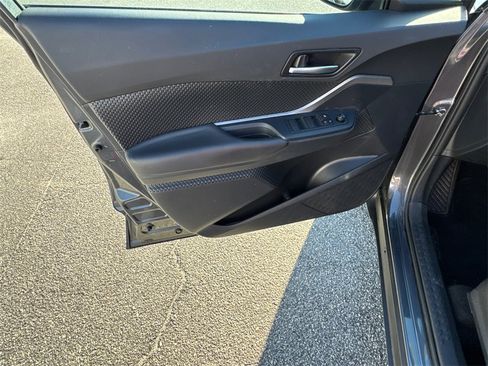 Certified 2021 Toyota C-HR LE image 10