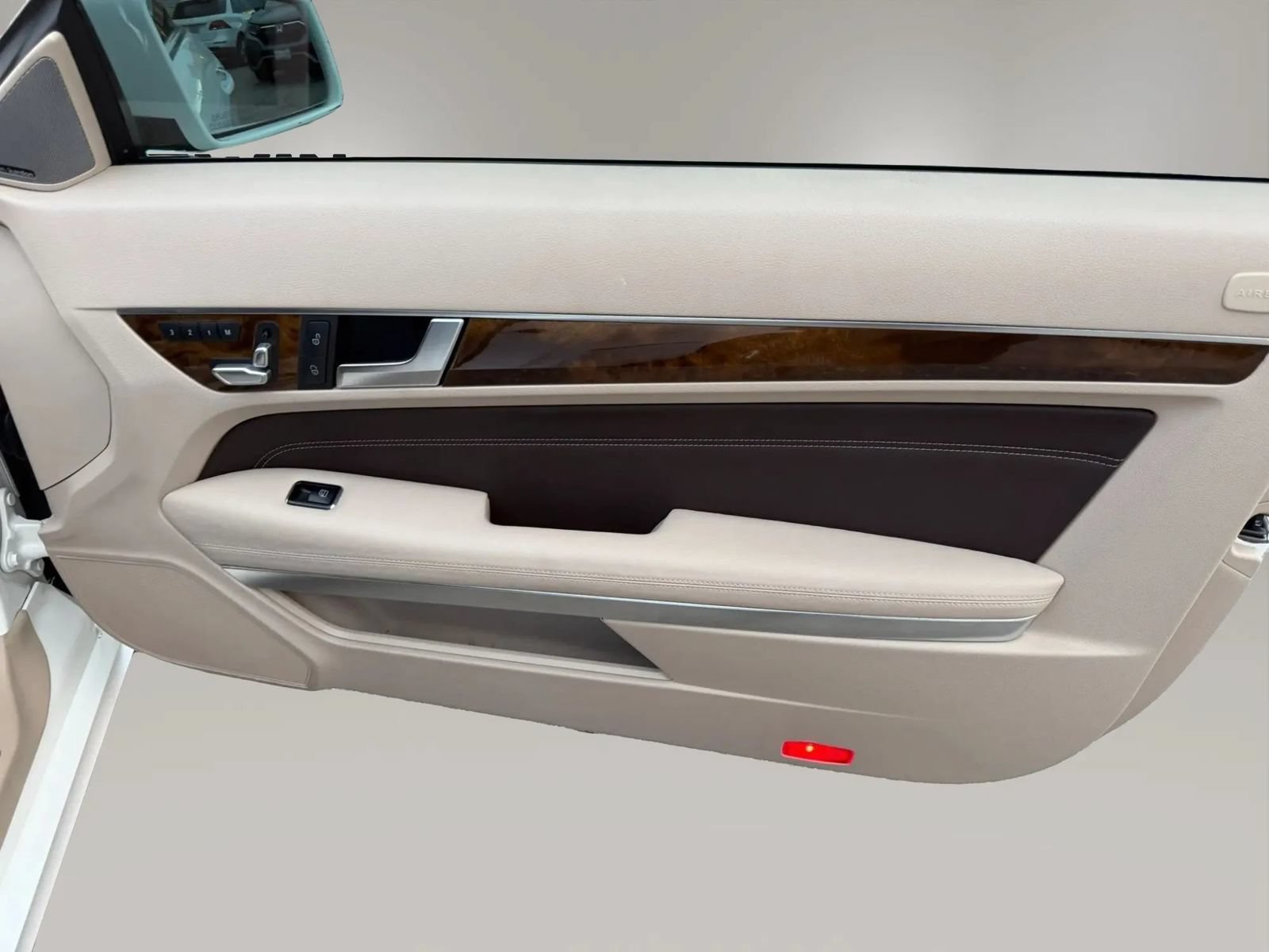 Used 2015 Mercedes-Benz E 400 Cabriolet w/ Premium 1 Package image 33