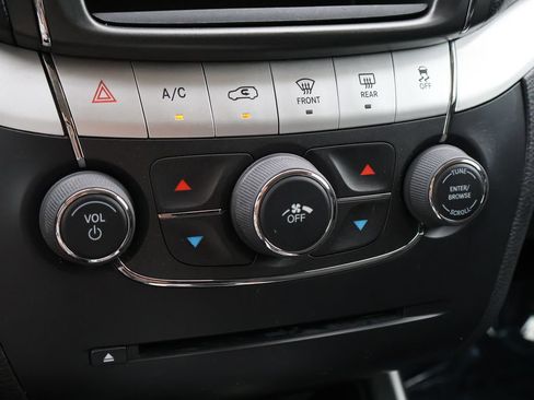 Used 2019 Dodge Journey SE w/ Premium Group FWD image 37