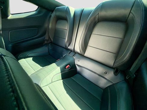 Used 2021 Ford Mustang GT Premium w/ GT Performance Package RWD image 18