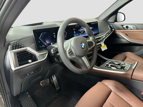 New 2026 BMW X5 xDrive40i w/ M Sport Package AWD/4WD image 9