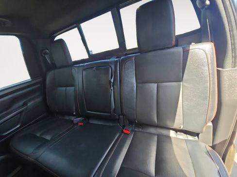 Used 2021 Nissan Titan PRO-4X w/ Pro-4x Convenience Package AWD/4WD image 15