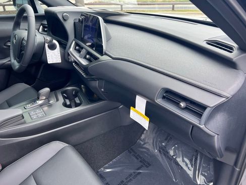 New 2026 Lexus UX 300h FWD image 25